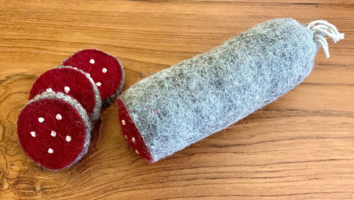 Salami met plakjes / 4 stuks