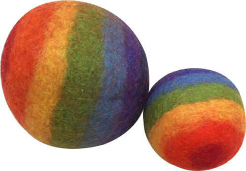 Regenboog vilten ballen / 2-delig